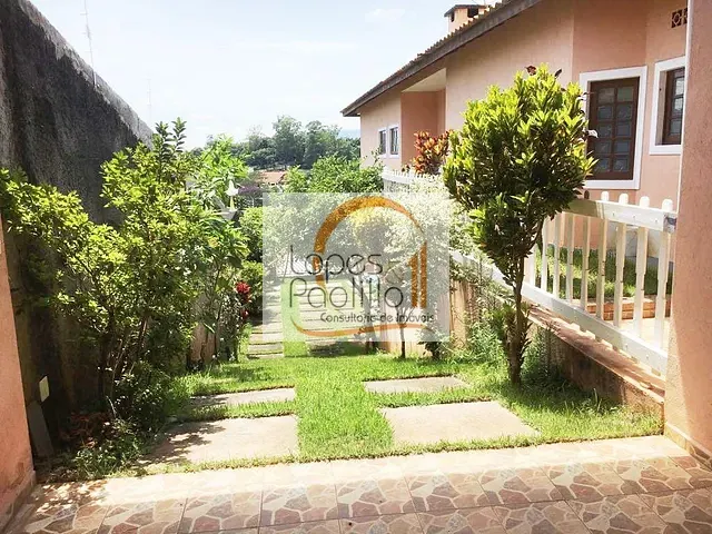 Casa com 800m² 3 quartos e 3 banheiros, à venda, no bairro Vale das Flores em Atibaia