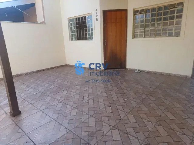 Casa com 150m² 3 quartos e 2 banheiros, à venda, no bairro Maria Lúcia em Londrina