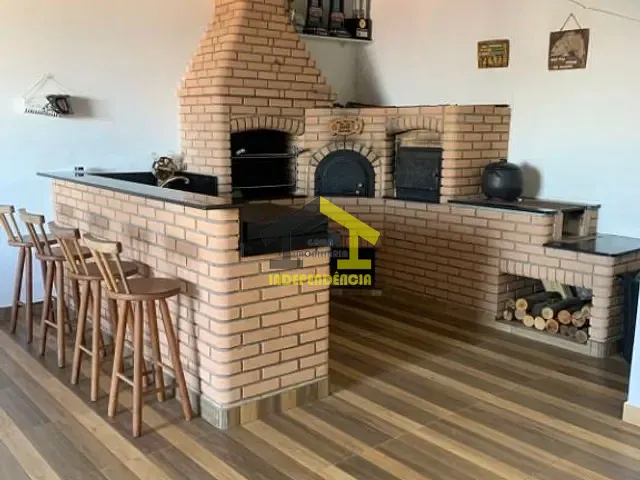 Casa com 251m² 3 quartos e 2 banheiros, à venda, no bairro Loteamento Residencial Central Park I em Itatiba