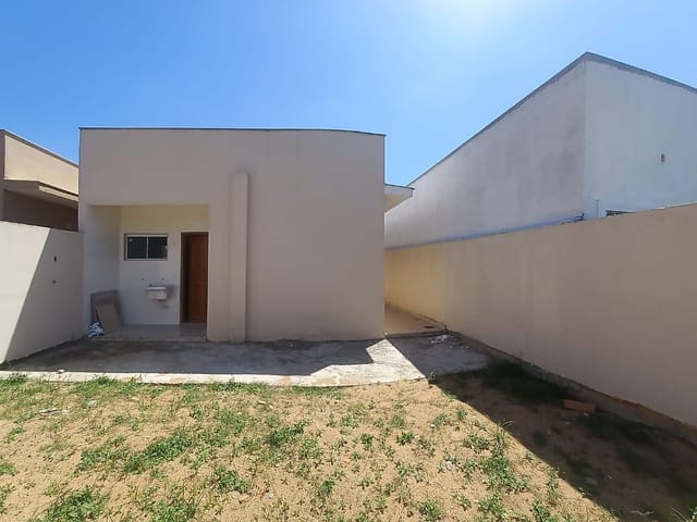 Casa 3 quartos e 2 banheiros, à venda, no bairro Parque Jóquei Club em Campos dos Goytacazes