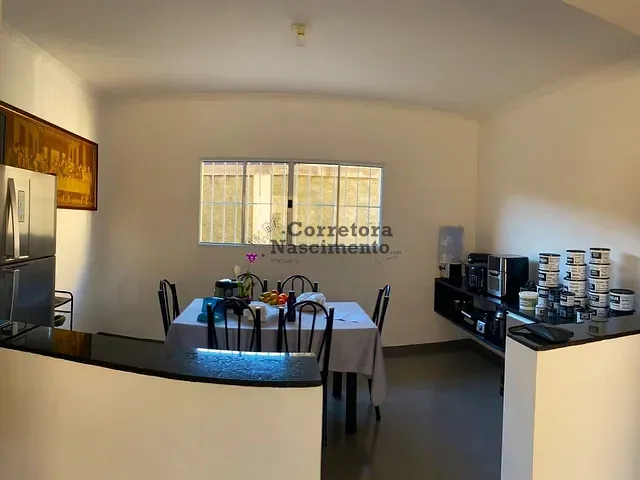 Casa com 300m², à venda, no bairro Parque Santo Antônio em Jacareí