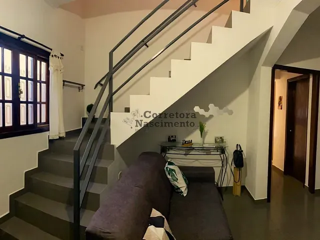 Casa com 300m², à venda, no bairro Parque Santo Antônio em Jacareí