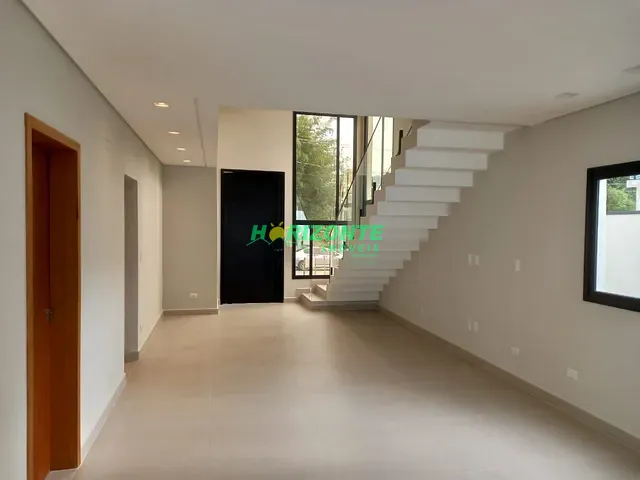 Casa 4 quartos e 6 banheiros, à venda, no bairro Parque Residencial Maria Elmira em Caçapava