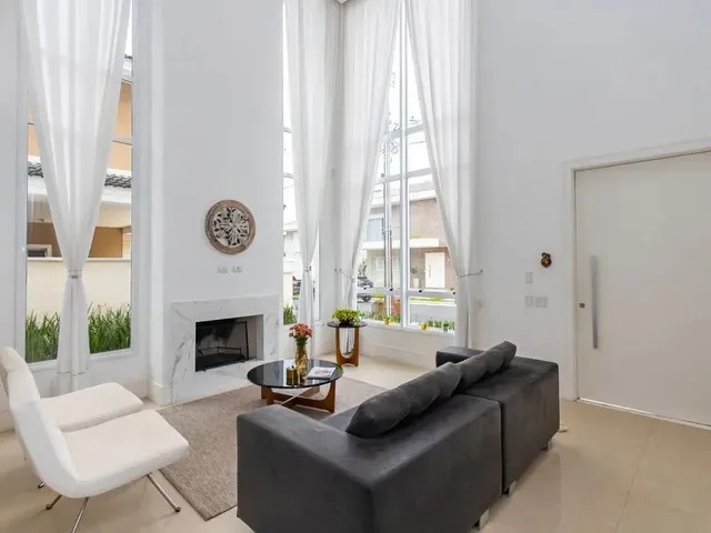 Casa com 308m² 5 quartos e 2 banheiros, à venda, no bairro Santa Felicidade em Curitiba
