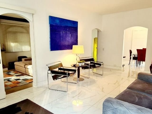 Casa com 640m² 4 quartos e 4 banheiros, à venda, no bairro Algarve em Cotia