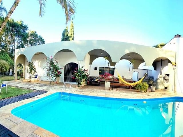 Casa com 640m² 4 quartos e 4 banheiros, à venda, no bairro Algarve em Cotia