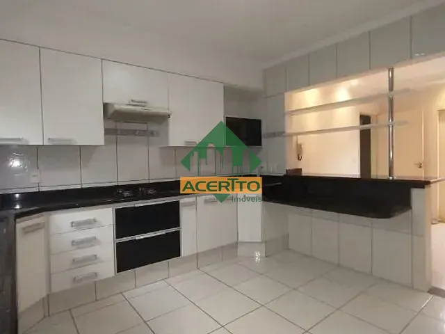 Casa com 250m² 3 quartos e 3 banheiros, para alugar, no bairro Saudade em Araçatuba