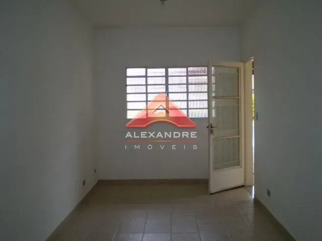 Casa com 150m² 2 quartos e 1 banheiro, à venda, no bairro Jardim Uirá em São José dos Campos