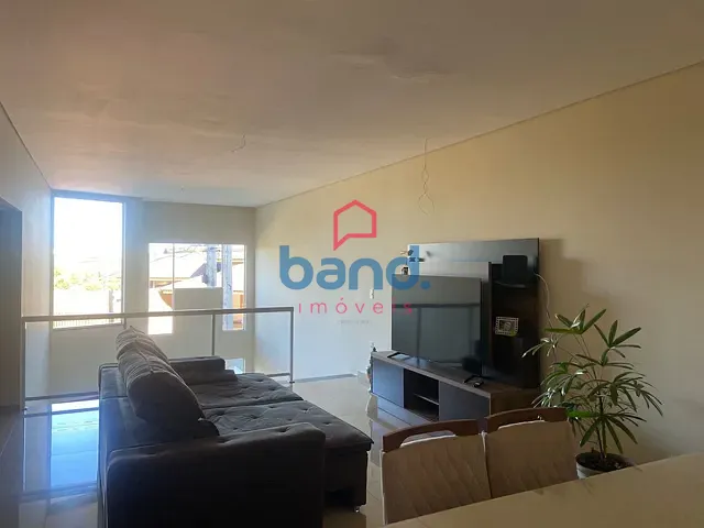 Casa 3 quartos e 5 banheiros, à venda, no bairro Jardim Julita em Porto Feliz