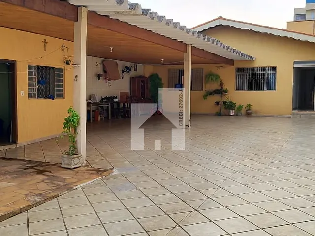 Casa com 402m² 4 quartos e 3 banheiros, à venda, no bairro Jardim Maria de Fátima em Várzea Paulista