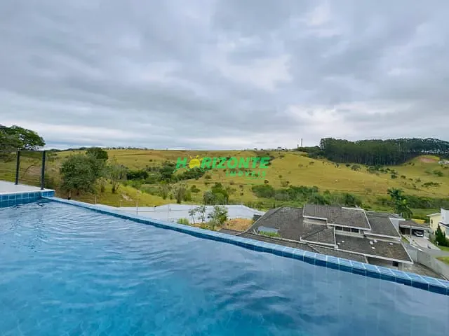 Casa com 2000m² 3 quartos e 5 banheiros, à venda, no bairro Mirante do Vale em Jacareí