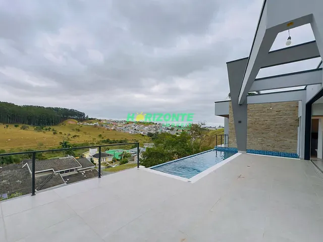 Casa com 2000m² 3 quartos e 5 banheiros, à venda, no bairro Mirante do Vale em Jacareí
