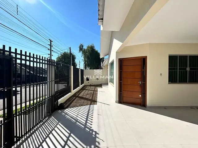 Casa com 212m² 3 quartos e 2 banheiros, à venda, no bairro Jardim Santa Helena em Maringá