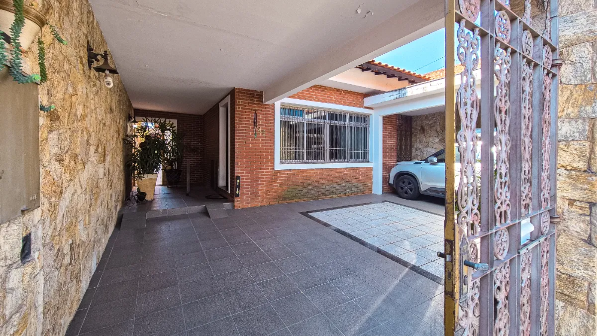 Casa para venda em Parque Novo Mundo com 5 quartos, sendo 2 suítes, 275m²