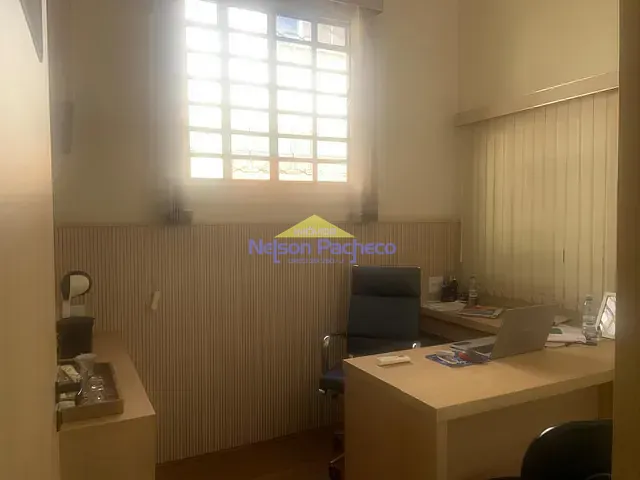 Casa com 270m², à venda, no bairro Centro em Capivari