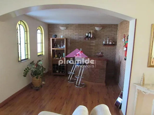 Casa com 520m² 3 quartos e 2 banheiros, à venda, no bairro Vila Maria em São José dos Campos