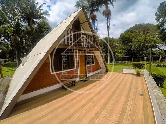 Casa 2 quartos e 3 banheiros, à venda, no bairro Jardim das Palmeiras (Zona Sul) em São Paulo