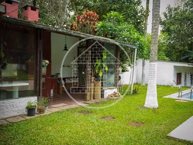 Casa 2 quartos e 3 banheiros, à venda, no bairro Jardim das Palmeiras (Zona Sul) em São Paulo
