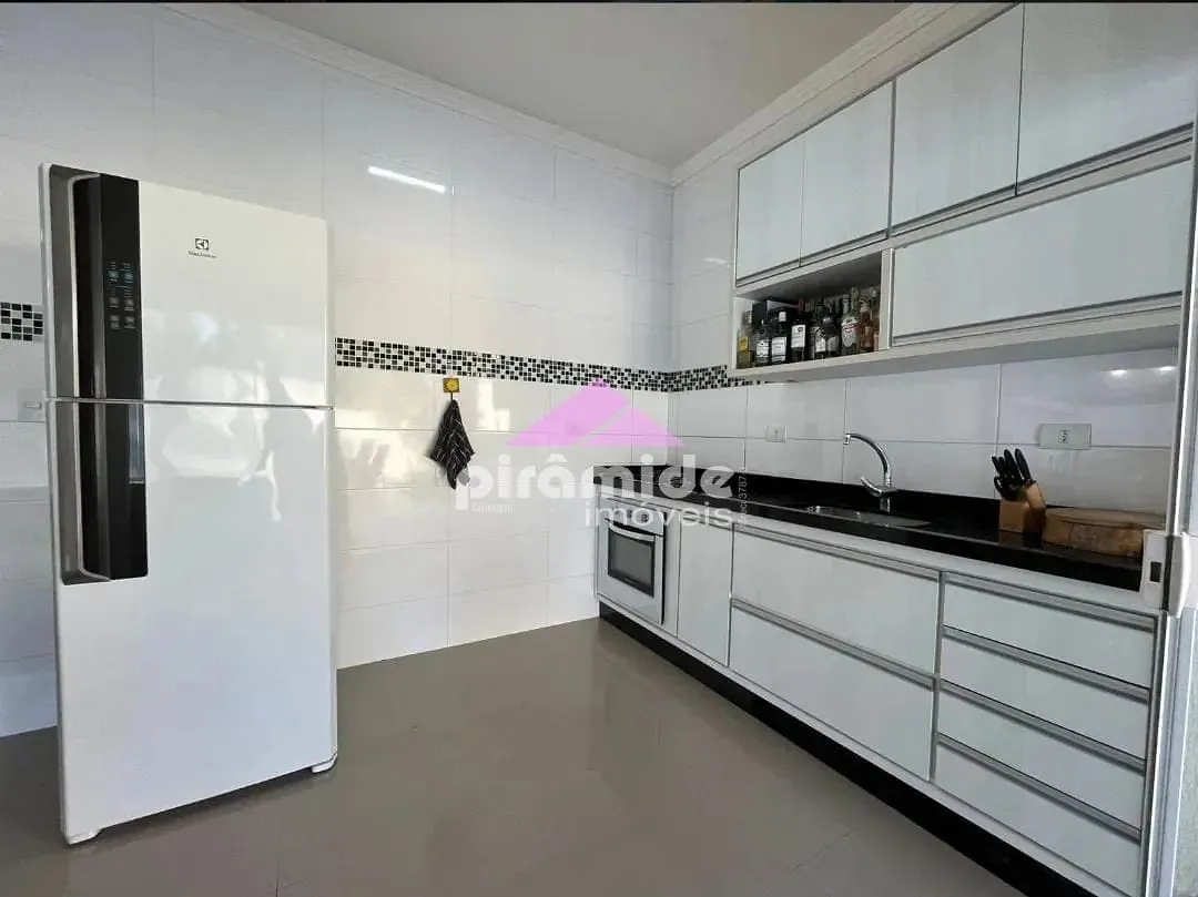 Casa, 3 quartos, 240 m² - Foto 7