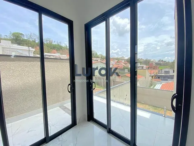 Casa com 300m² 3 quartos e 5 banheiros, à venda, no bairro Bodque dos Eucaliptos em Valinhos
