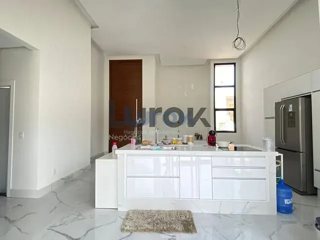 Casa com 300m² 3 quartos e 5 banheiros, à venda, no bairro Bodque dos Eucaliptos em Valinhos
