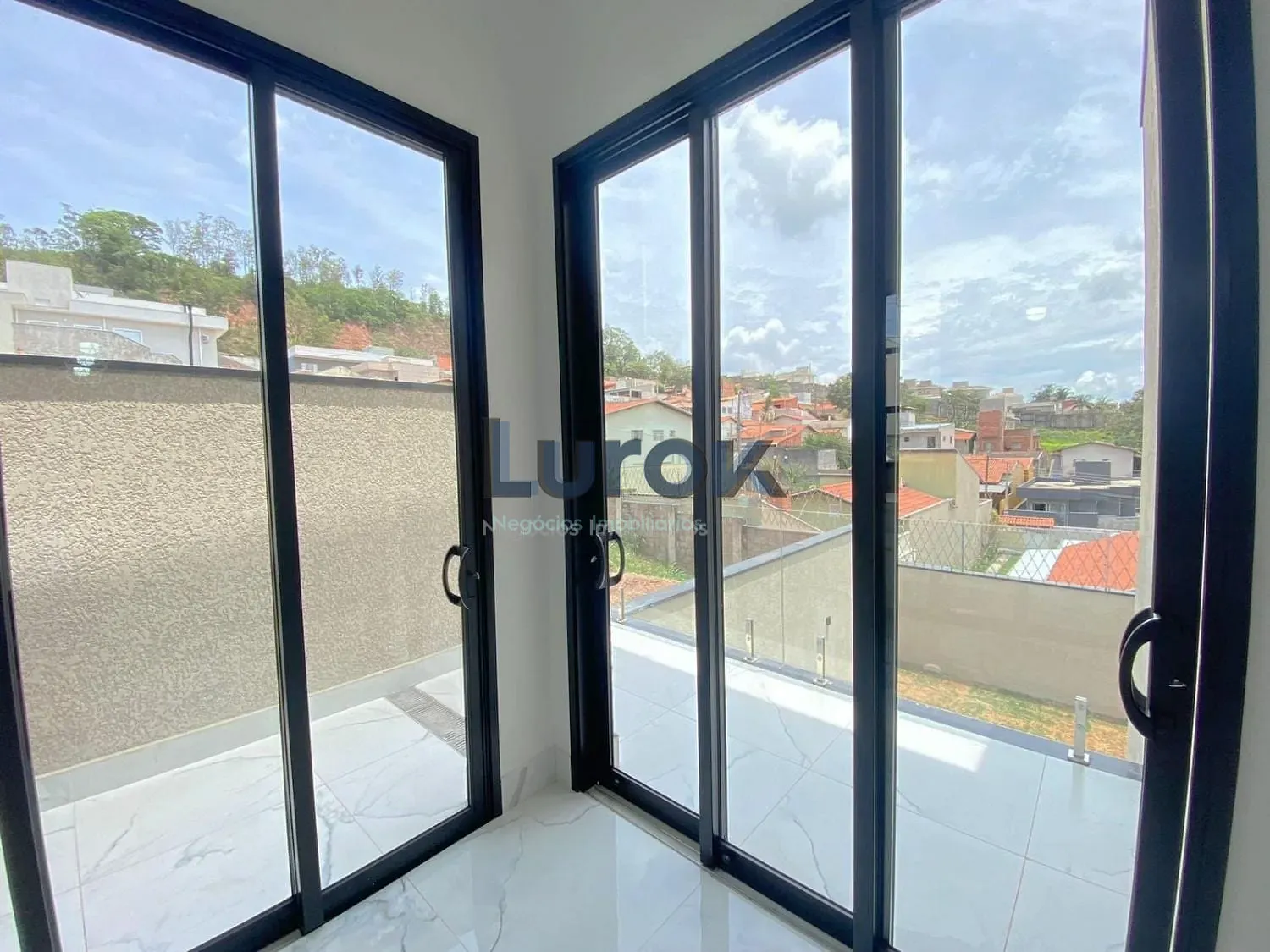 Casa, 3 quartos, 244 m² - Foto 3