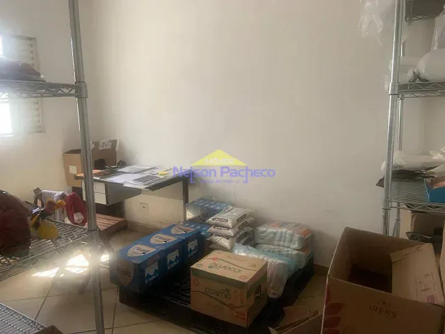 Casa com 254m², à venda, no bairro Centro em Capivari