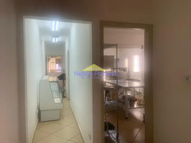 Casa com 254m², à venda, no bairro Centro em Capivari
