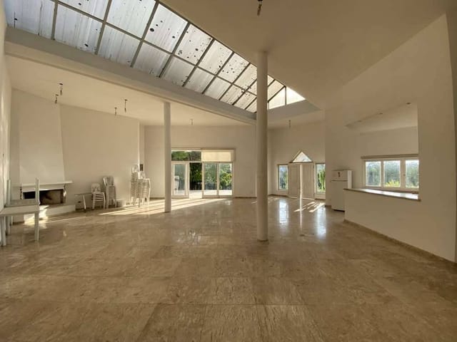 Casa com 3500m² 5 quartos e 8 banheiros, à venda, no bairro Fazendinha em Carapicuíba