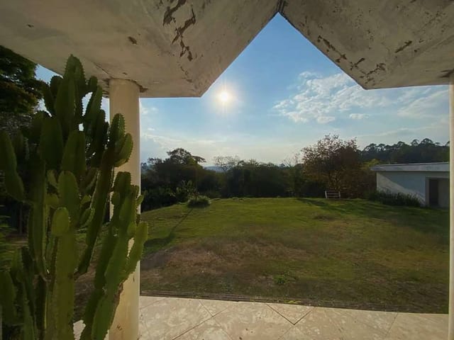 Casa com 3500m² 5 quartos e 8 banheiros, à venda, no bairro Fazendinha em Carapicuíba
