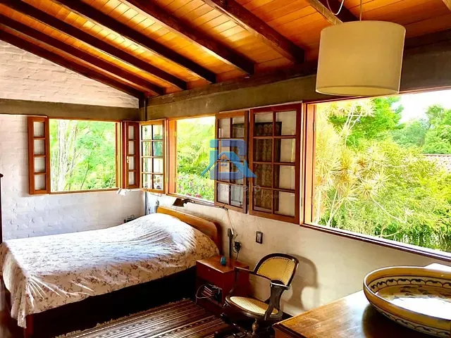 Casa com 1180m² 4 quartos e 3 banheiros, à venda, no bairro Parque das Laranjeiras em Itatiba