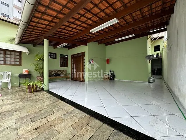 Casa com 360m² 4 quartos e 3 banheiros, à venda, no bairro Catolé em Campina Grande
