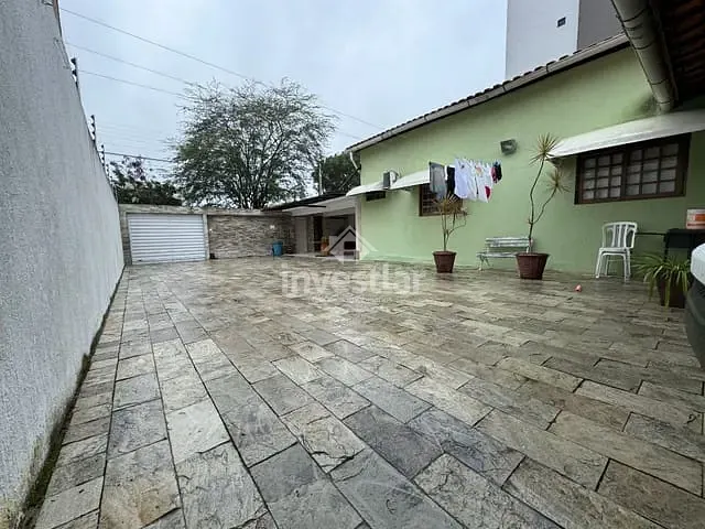 Casa com 360m² 4 quartos e 3 banheiros, à venda, no bairro Catolé em Campina Grande