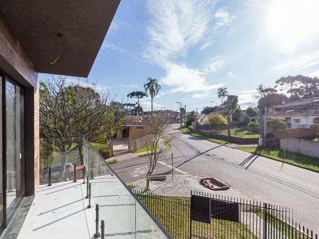 Sobrado com 173m² 4 quartos e 1 banheiro, à venda, no bairro Abranches em Curitiba