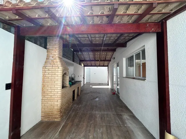 Casa 3 quartos e 3 banheiros, à venda, no bairro Alphaville em Rio das Ostras