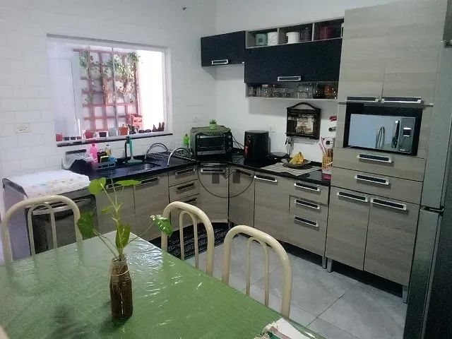 Casa 2 quartos e 2 banheiros, à venda, no bairro Parque São Luís em Taubaté