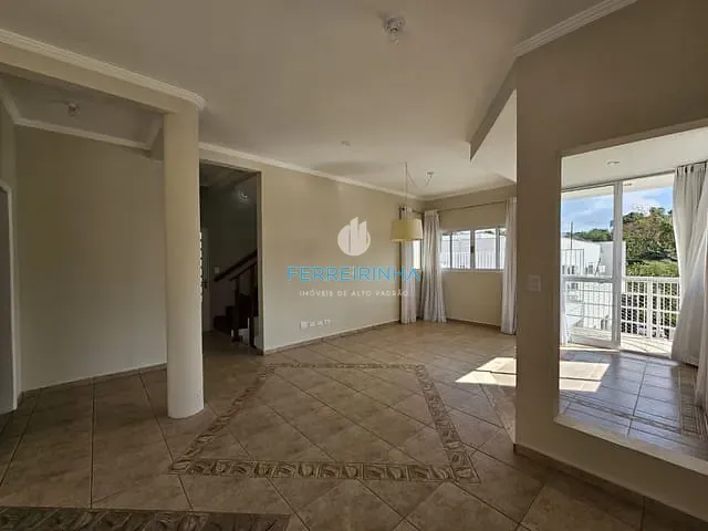 Casa com 250m² 3 quartos e 3 banheiros, à venda, no bairro Urbanova em São José dos Campos