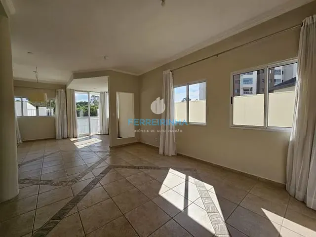 Casa com 250m² 3 quartos e 3 banheiros, à venda, no bairro Urbanova em São José dos Campos
