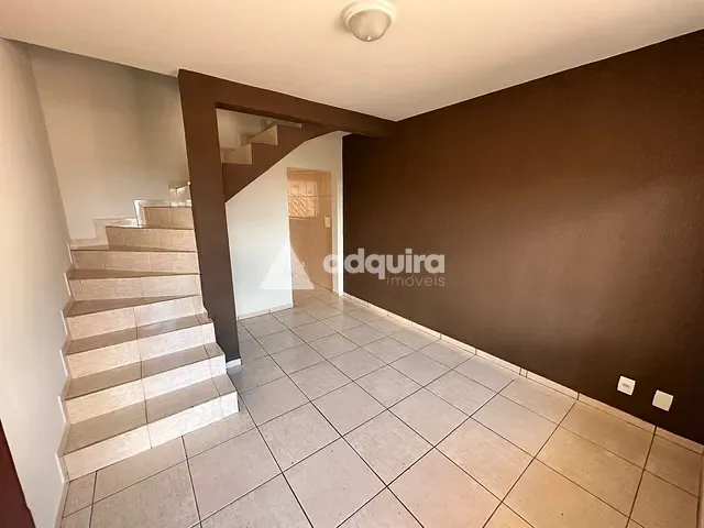 Sobrado com 0m² 2 quartos e 1 banheiro, à venda ou para alugar, no bairro Boa Vista em Ponta Grossa