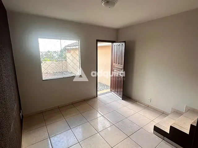 Sobrado com 0m² 2 quartos e 1 banheiro, à venda ou para alugar, no bairro Boa Vista em Ponta Grossa