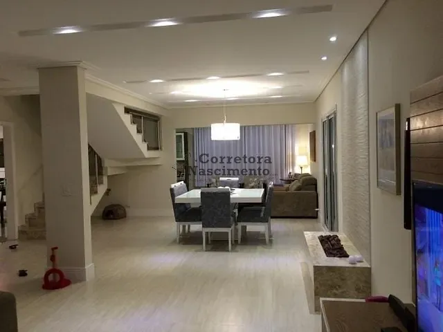 Casa com 350m² 3 quartos e 4 banheiros, à venda, no bairro Villa Branca em Jacareí