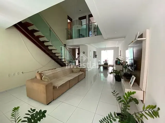 Casa com 183m² 3 quartos e 3 banheiros, à venda, no bairro Catolé em Campina Grande