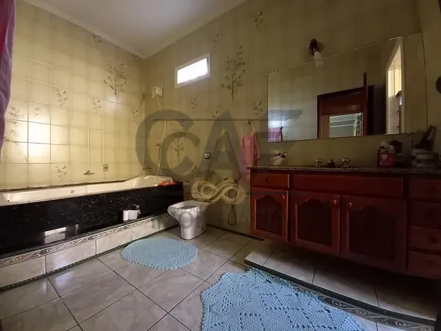 Casa com 240m² 4 quartos e 2 banheiros, à venda, no bairro Jardim Bela Vista em Jaguariúna