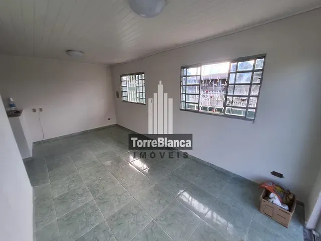 Casa com 360m² 3 quartos e 2 banheiros, à venda, no bairro Uvaranas em Ponta Grossa