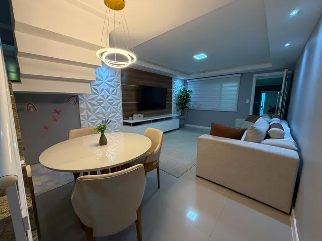 Casa 3 quartos e 3 banheiros, à venda, no bairro jardim Vitoria em Macaé