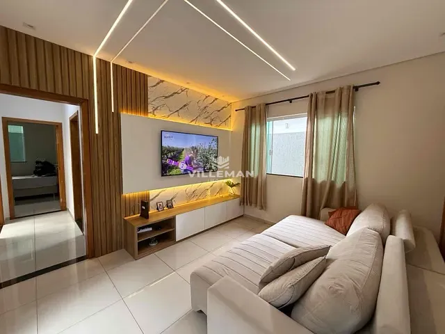 Casa com 150m² 3 quartos e 2 banheiros, à venda, no bairro Jardim Diamante em Maringá