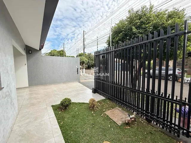 Casa com 150m² 3 quartos e 2 banheiros, à venda, no bairro Jardim Diamante em Maringá