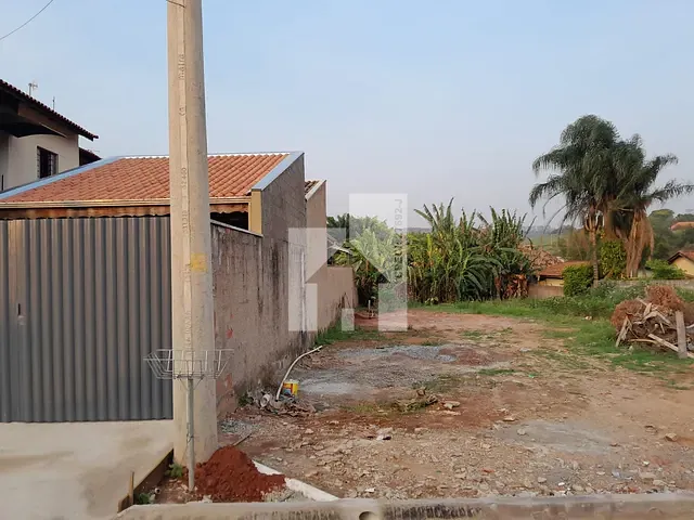 Casa 2 quartos e 1 banheiro, à venda, no bairro Parque Corrupira - Etapa 1 em Jundiaí