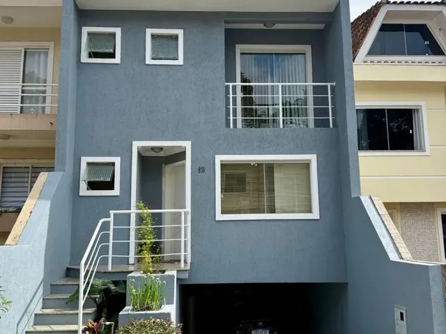 Casa 4 quartos e 3 banheiros, à venda, no bairro Campo Comprido em Curitiba