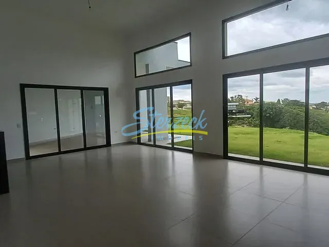 Casa 3 quartos e 4 banheiros, à venda, no bairro Rainha em Louveira